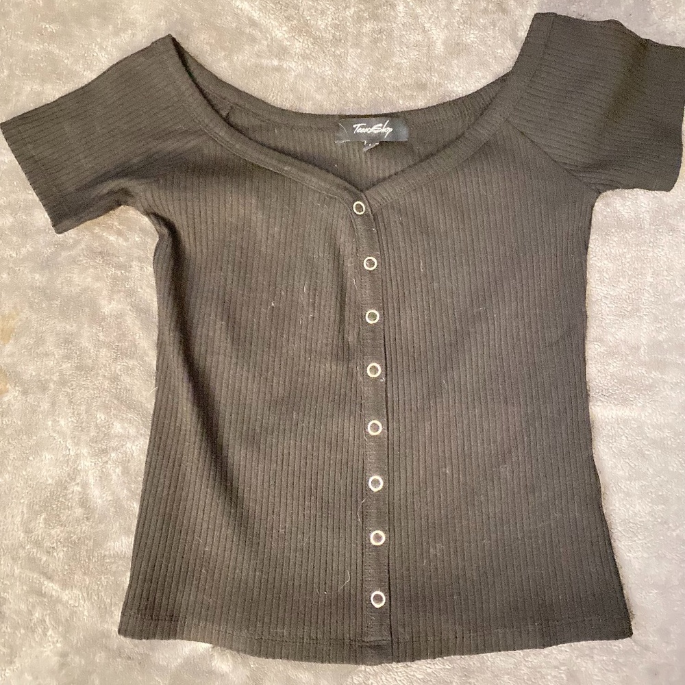 Black short sleeve top